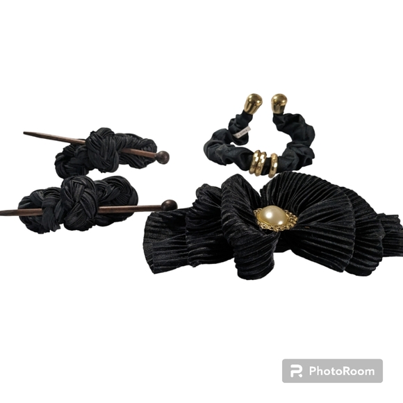 Black Hair Clips. Hair Accessories. 4 Pieces. - Picture 3 of 9